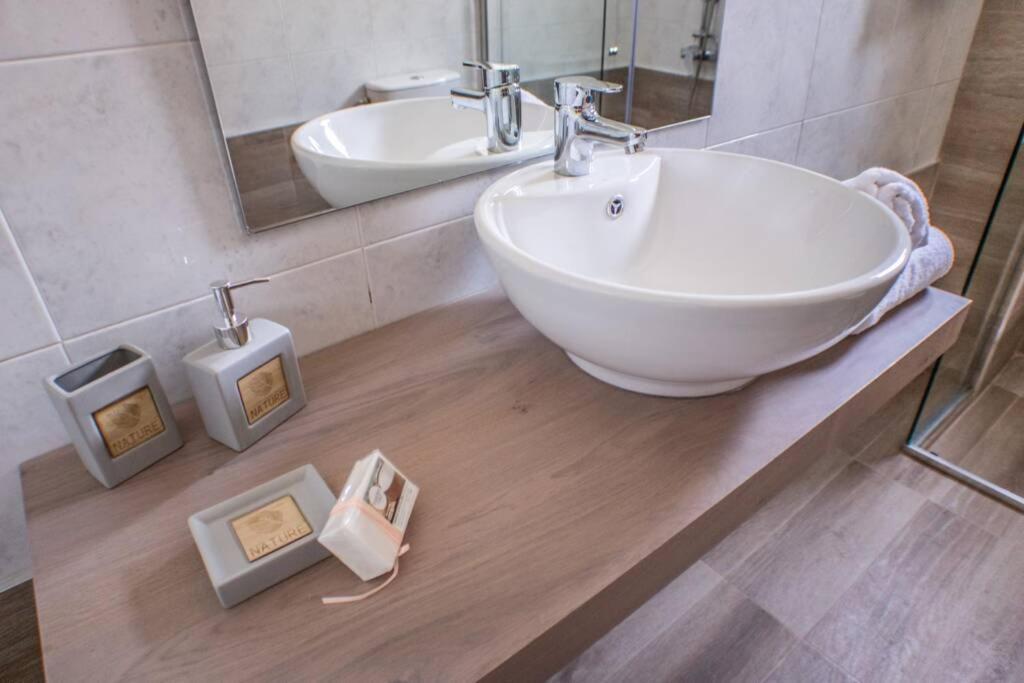Villa Ventus, 40Sqm Private Pool & Hot Tub! Roussospítion Exteriér fotografie